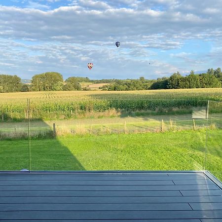 Stunning Modern Home Set In Beautiful Grounds. Bath Luaran gambar
