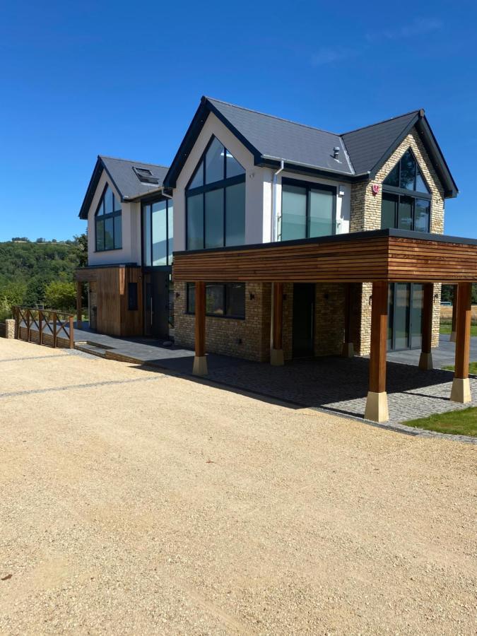 Stunning Modern Home Set In Beautiful Grounds. Bath Luaran gambar